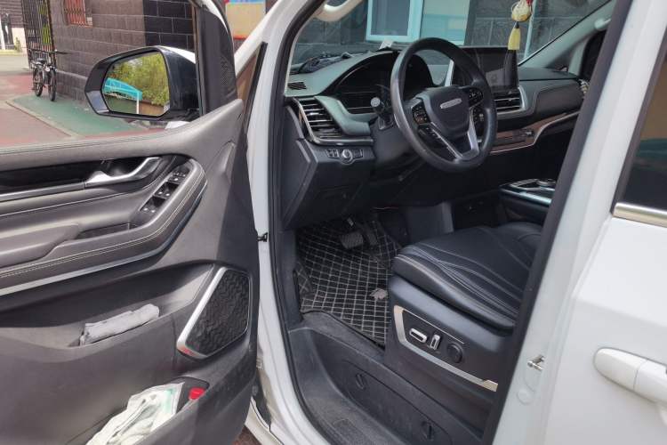 Used SAIC MAXUS G20 2021 PLUS 2.0T Gasoline Automatic Luxury Edition Driver Seat