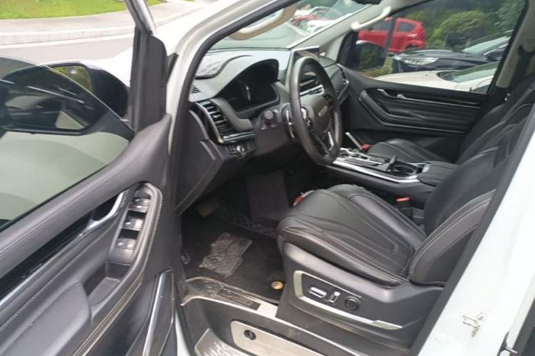 Used SAIC MAXUS G20 2021 Facelifted PLUS 2.0T Gasoline Automatic Luxury Edition Driver Seat