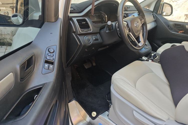 Used SAIC MAXUS G20 2021 PLUS 2.0T Gasoline Automatic Flagship Edition Driver Seat