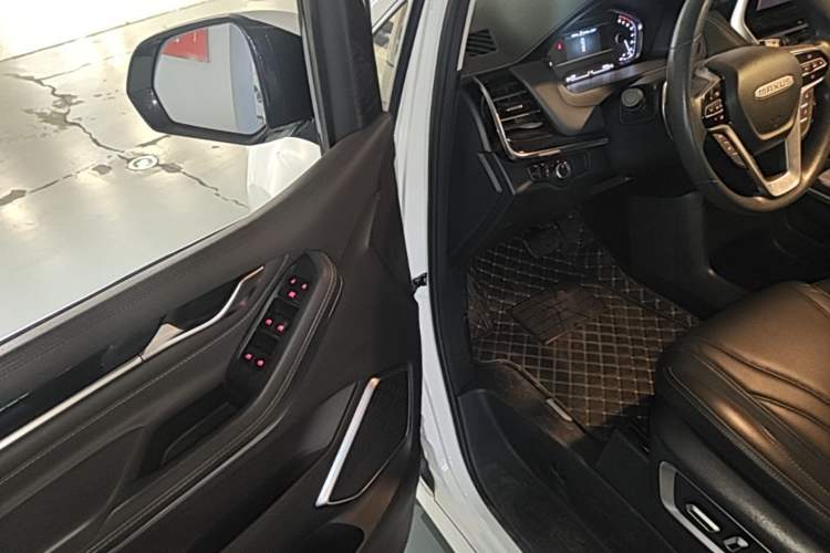 Used SAIC MAXUS G20 2021 Facelifted PLUS 2.0T Gasoline Automatic Luxury Edition Driver Seat