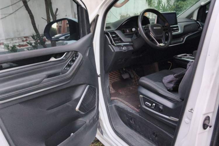 Used SAIC MAXUS G20 2021 PLUS 2.0T Gasoline Automatic Luxury Edition Driver Seat