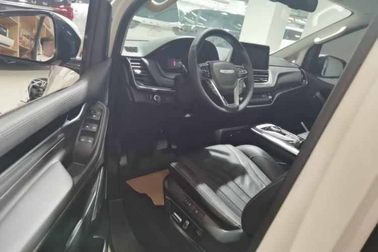Used SAIC MAXUS G20 2021 PLUS 2.0T Gasoline Automatic Luxury Edition Driver Seat