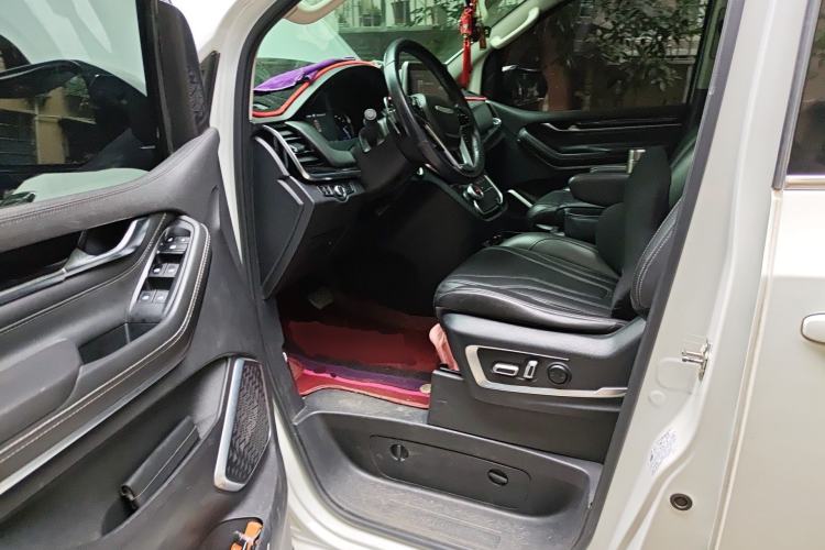 Used SAIC MAXUS G20 2021 Facelifted PLUS 2.0T Diesel Automatic Luxury Edition Driver Seat