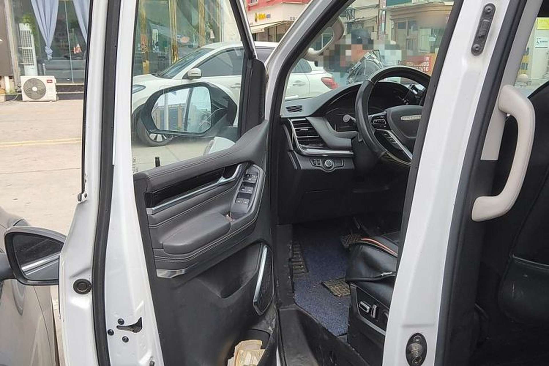 Used SAIC MAXUS G20 2021 Facelifted PLUS 2.0T Gasoline Automatic Luxury Edition Driver Seat