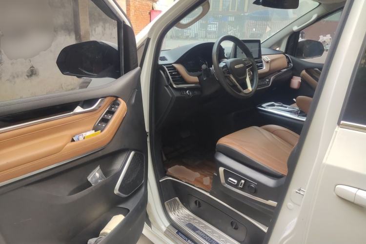 Used SAIC MAXUS G20 2021 Facelifted PLUS 2.0T Gasoline Automatic Luxury Edition Driver Seat