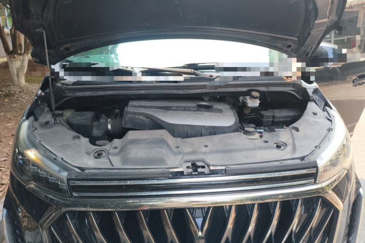 Used SAIC MAXUS G20 2021 PLUS 2.0T Gasoline Automatic Executive Edition Engine Bay