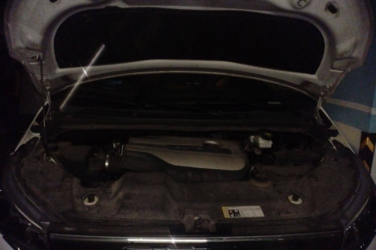 Used SAIC MAXUS G20 2021 PLUS 2.0T Gasoline Automatic Luxury Edition Engine Bay