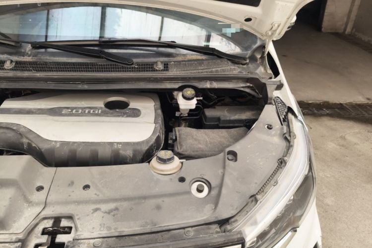 Used SAIC MAXUS G20 2021 PLUS 2.0T Gasoline Automatic Luxury Edition Engine Bay Left