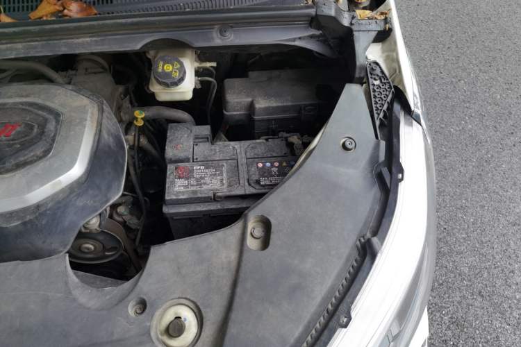 Used SAIC MAXUS G20 2021 Facelifted PLUS 2.0T Diesel Automatic Luxury Edition Engine Bay Left