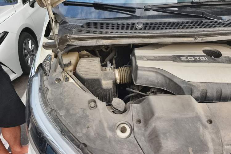 Used SAIC MAXUS G20 2021 Facelifted PLUS 2.0T Gasoline Automatic Luxury Edition Engine Bay Right