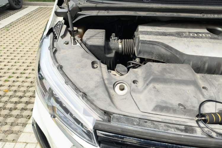 Used SAIC MAXUS G20 2021 PLUS 2.0T Gasoline Automatic ZhiZun Edition Engine Bay Right