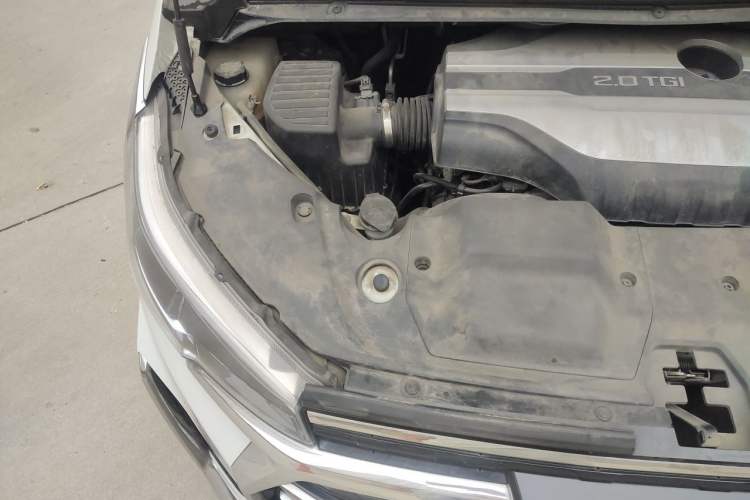 Used SAIC MAXUS G20 2021 Facelifted PLUS 2.0T Gasoline Automatic Luxury Edition Engine Bay Right