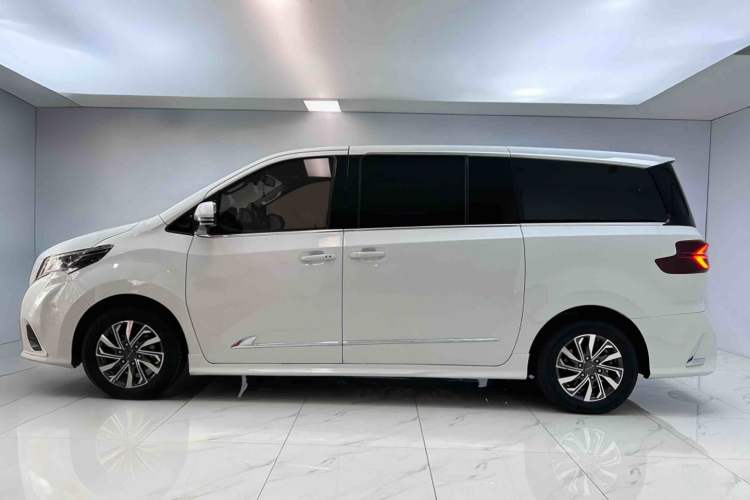 Used SAIC MAXUS G20 2021 Facelifted PLUS 2.0T Gasoline Automatic Luxury Edition Exterior 3