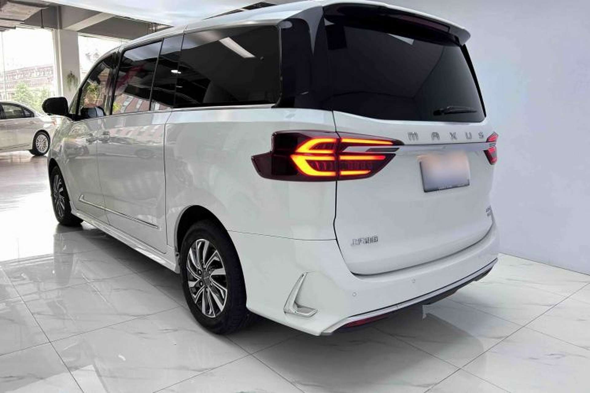 Used SAIC MAXUS G20 2021 Facelifted PLUS 2.0T Gasoline Automatic Luxury Edition Exterior 4