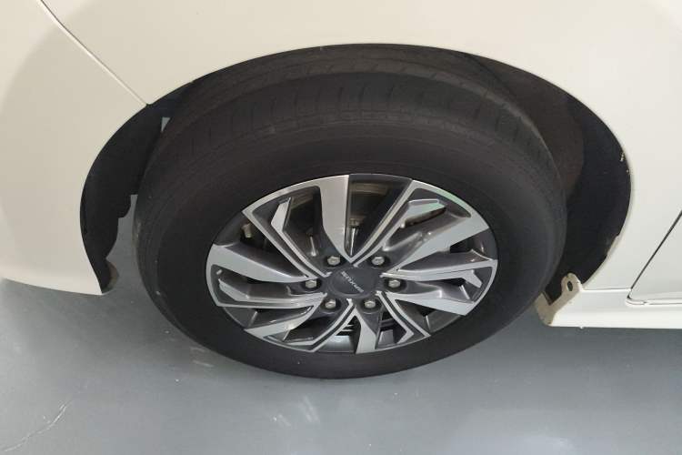 Used SAIC MAXUS G20 2021 Facelifted PLUS 2.0T Gasoline Automatic Luxury Edition Exterior 7