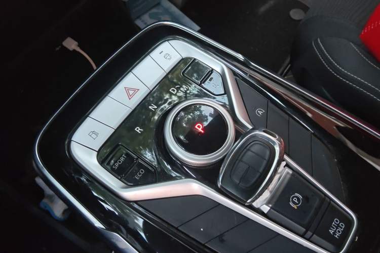 Used SAIC MAXUS G20 2021 PLUS 2.0T Gasoline Automatic Luxury Edition Gear Lever