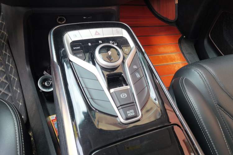 Used SAIC MAXUS G20 2021 PLUS 2.0T Gasoline Automatic Luxury Edition Gear Lever
