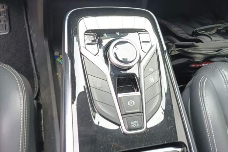 Used SAIC MAXUS G20 2021 Facelifted PLUS 2.0T Gasoline Automatic Luxury Edition Gear Lever
