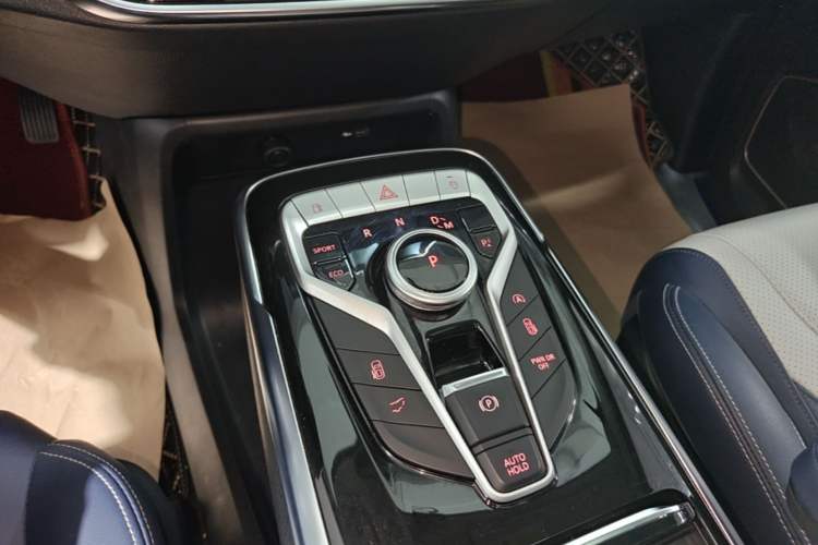 Used SAIC MAXUS G20 2021 PLUS 2.0T Gasoline Automatic Luxury Edition Gear Lever