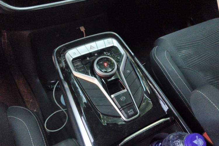 Used SAIC MAXUS G20 2021 PLUS 2.0T Gasoline Automatic Luxury Edition Gear Lever