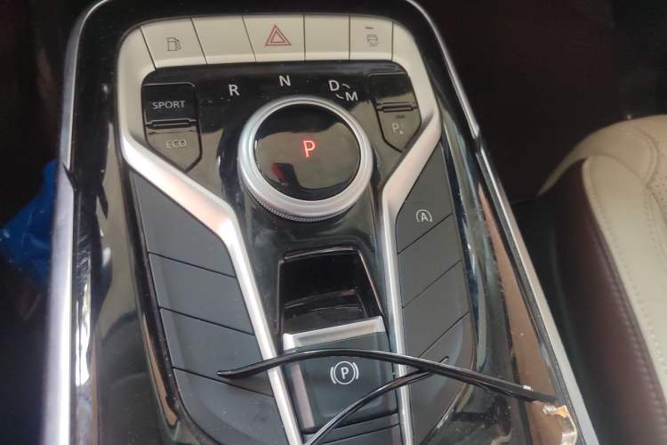 Used SAIC MAXUS G20 2021 PLUS 2.0T Gasoline Automatic Luxury Edition Gear Lever