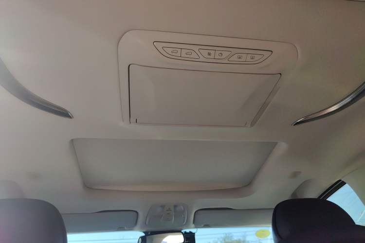 Used SAIC MAXUS G20 2021 PLUS 2.0T Gasoline Automatic ZhiZun Edition Headliner