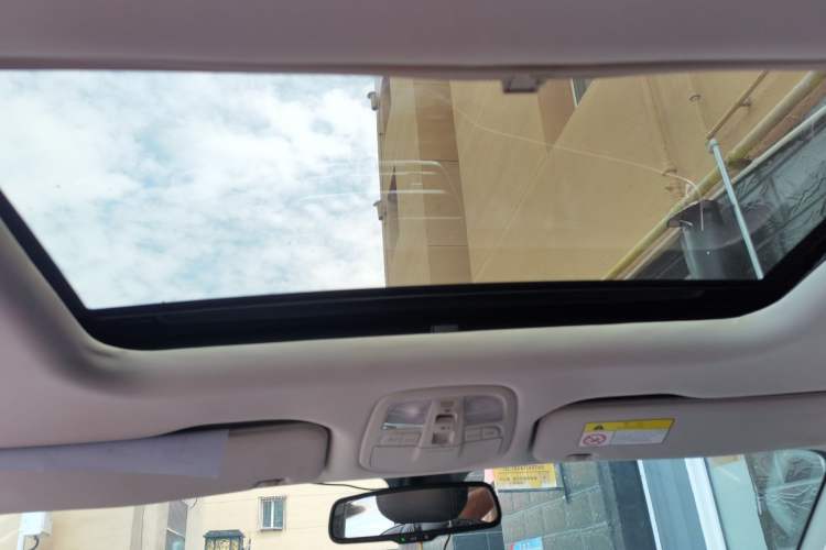 Used SAIC MAXUS G20 2021 PLUS 2.0T Gasoline Automatic Luxury Edition Headliner