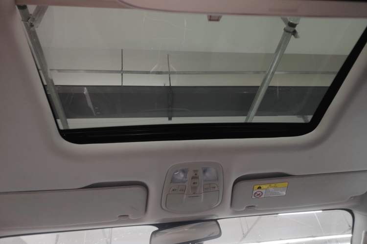 Used SAIC MAXUS G20 2021 PLUS 2.0T Gasoline Automatic ZhiZun Edition Headliner