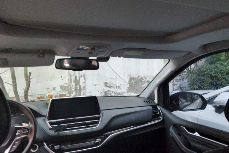 Used SAIC MAXUS G20 2021 PLUS 2.0T Gasoline Automatic Luxury Edition Headliner