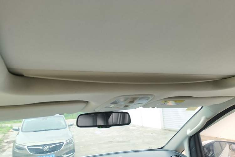 Used SAIC MAXUS G20 2021 Facelifted PLUS 2.0T Gasoline Automatic Luxury Edition Headliner