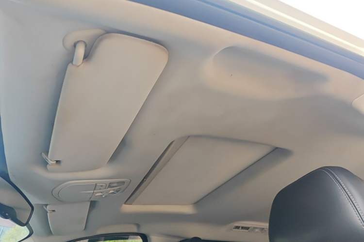Used SAIC MAXUS G20 2021 PLUS 2.0T Gasoline Automatic Luxury Edition Headliner
