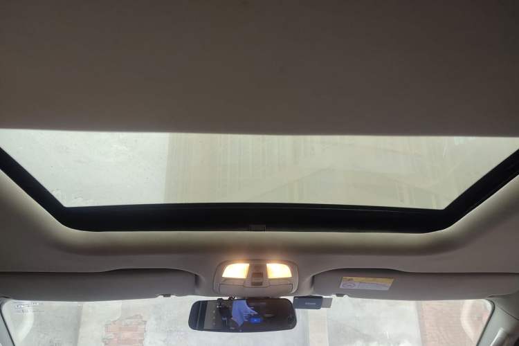 Used SAIC MAXUS G20 2021 Facelifted PLUS 2.0T Gasoline Automatic Luxury Edition Headliner