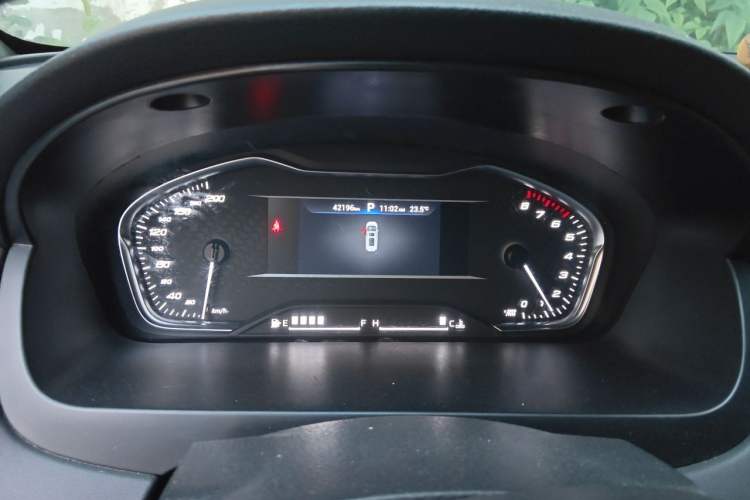Used SAIC MAXUS G20 2021 PLUS 2.0T Gasoline Automatic Luxury Edition Instrument Cluster