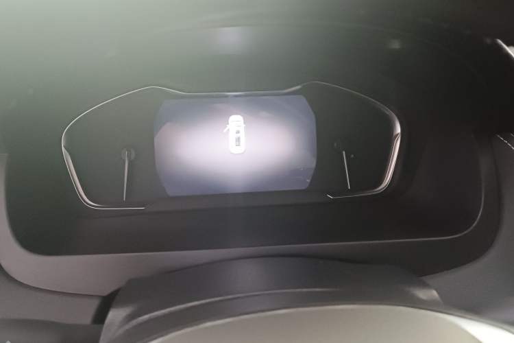 Used SAIC MAXUS G20 2021 PLUS 2.0T Gasoline Automatic ZhiZun Edition Instrument Cluster