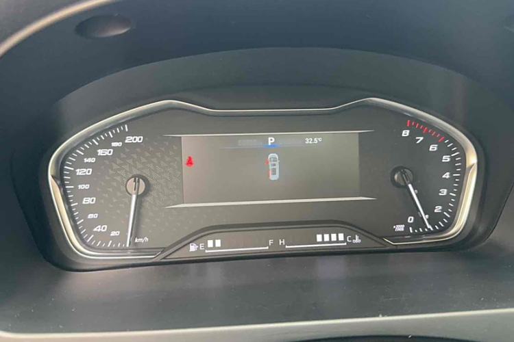 Used SAIC MAXUS G20 2021 Facelifted PLUS 2.0T Gasoline Automatic Luxury Edition Instrument Cluster