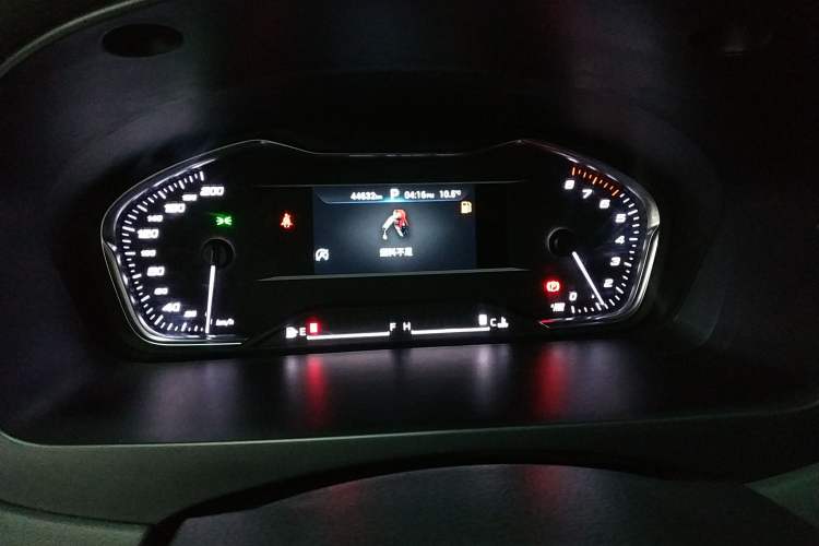 Used SAIC MAXUS G20 2021 PLUS 2.0T Gasoline Automatic Luxury Edition Instrument Cluster