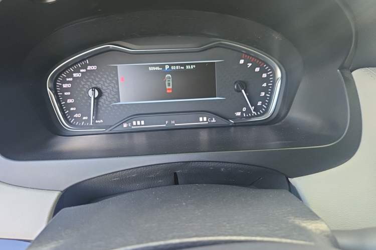 Used SAIC MAXUS G20 2021 Facelifted PLUS 2.0T Gasoline Automatic Luxury Edition Instrument Cluster