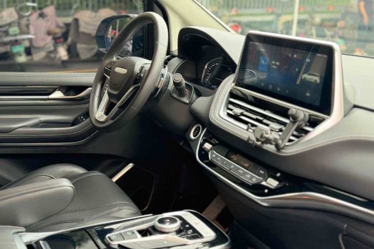 Used SAIC MAXUS G20 2021 Facelifted PLUS 2.0T Gasoline Automatic Luxury Edition Interior 1