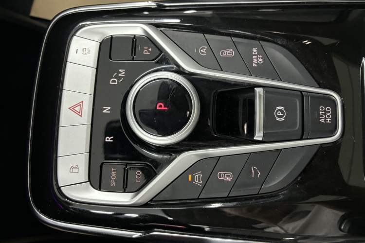 Used SAIC MAXUS G20 2021 PLUS 2.0T Gasoline Automatic ZhiZun Edition Interior 1