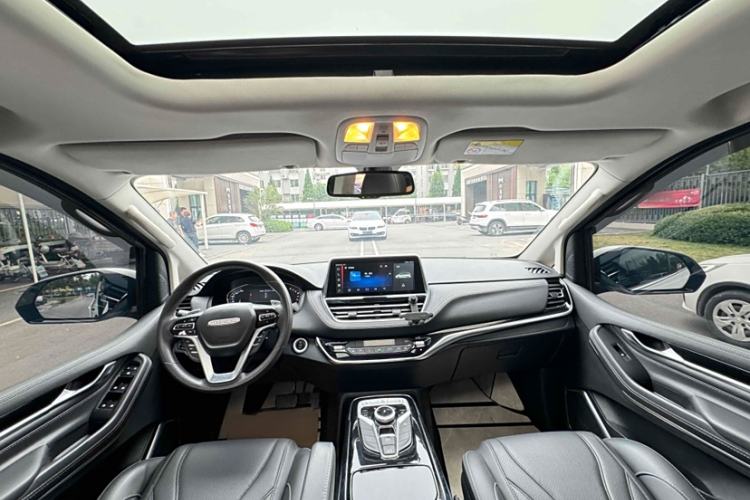 Used SAIC MAXUS G20 2021 Facelifted PLUS 2.0T Gasoline Automatic Luxury Edition Interior 2