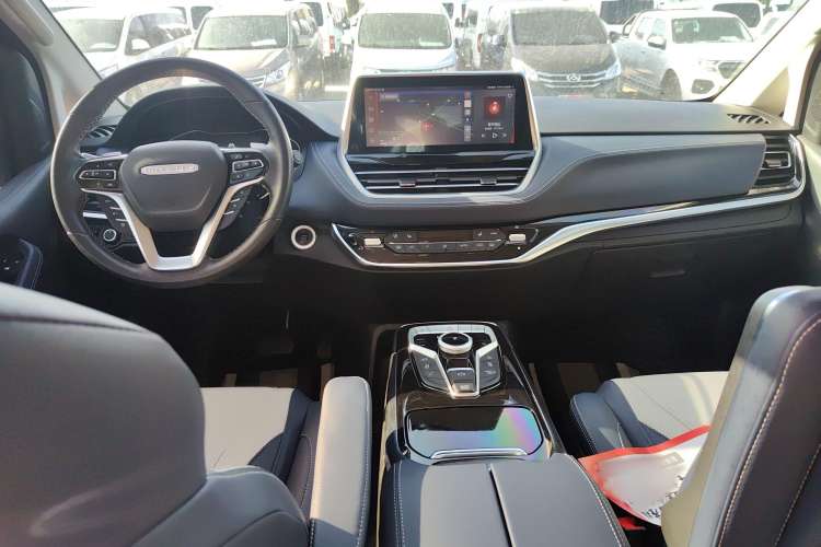 Used SAIC MAXUS G20 2021 PLUS 2.0T Gasoline Automatic ZhiZun Edition Interior 3