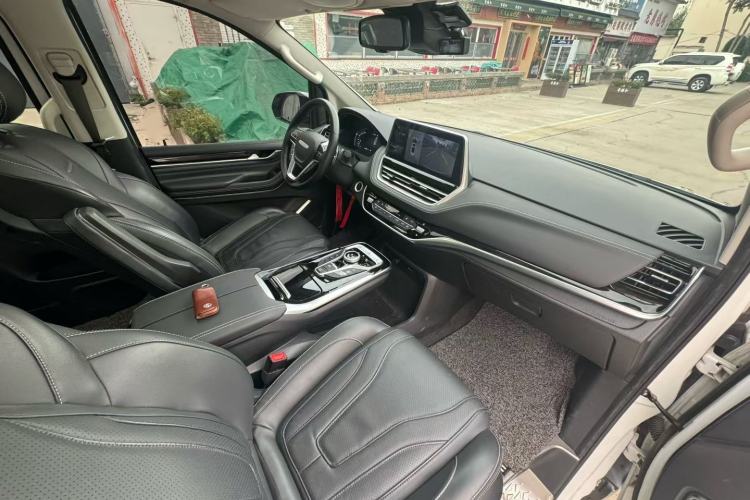 Used SAIC MAXUS G20 2021 PLUS 2.0T Gasoline Automatic ZhiZun Edition Interior 3