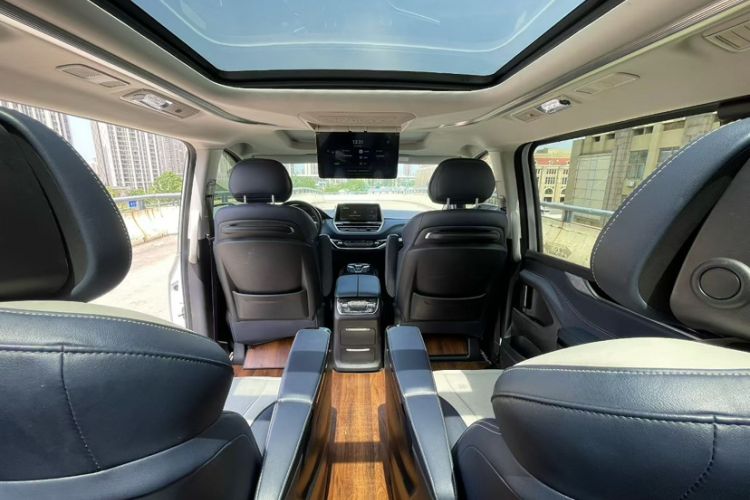 Used SAIC MAXUS G20 2021 PLUS 2.0T Gasoline Automatic Luxury Edition Interior 3