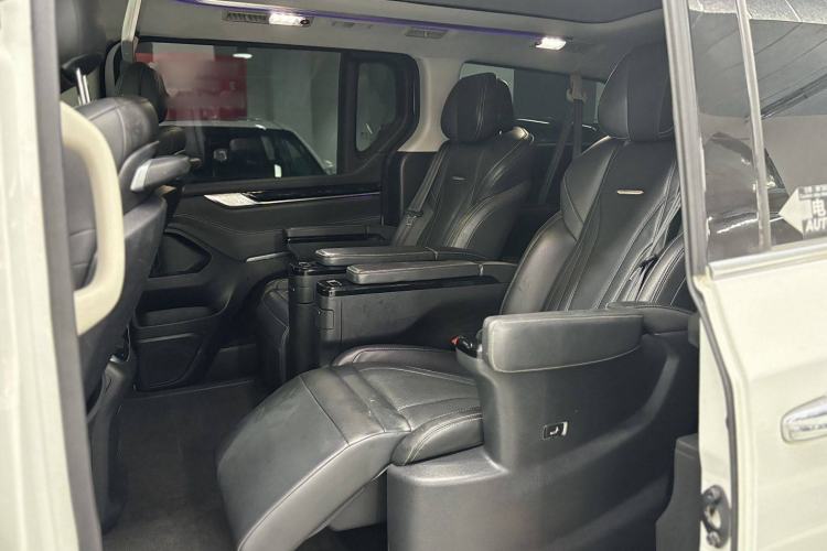 Used SAIC MAXUS G20 2021 PLUS 2.0T Gasoline Automatic ZhiZun Edition Interior 5
