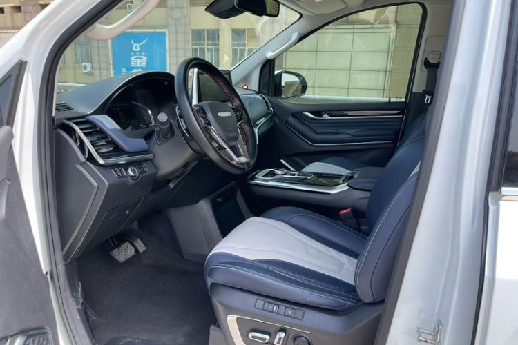 Used SAIC MAXUS G20 2021 PLUS 2.0T Gasoline Automatic Luxury Edition Interior 6
