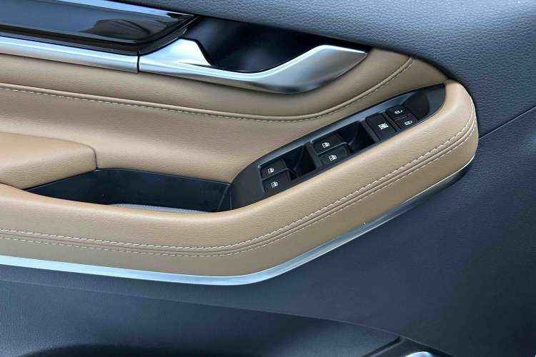 Used SAIC MAXUS G20 2021 Facelifted PLUS 2.0T Gasoline Automatic Luxury Edition Interior 7