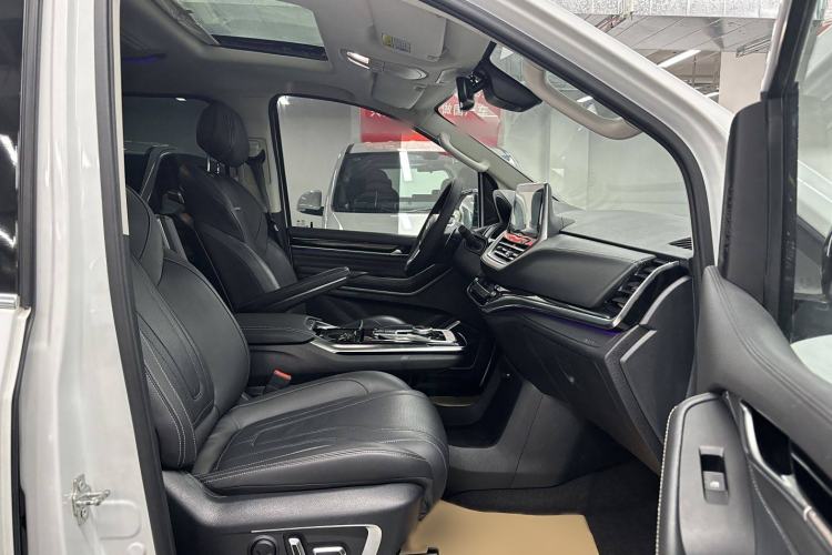 Used SAIC MAXUS G20 2021 PLUS 2.0T Gasoline Automatic ZhiZun Edition Interior 7