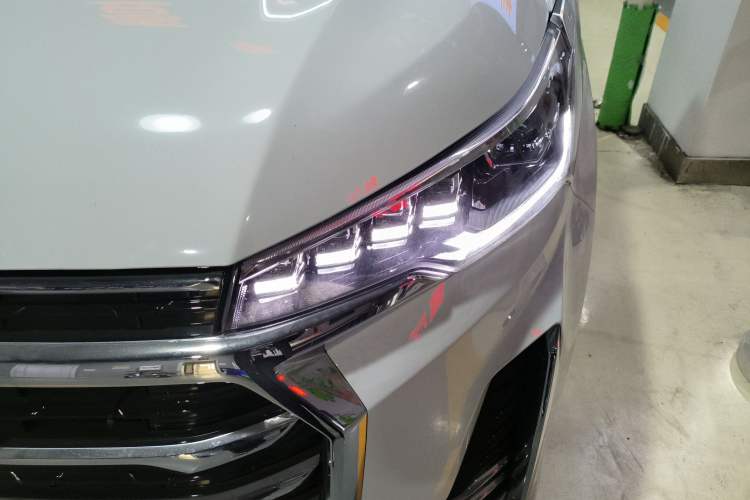 Used SAIC MAXUS G20 2021 Facelifted PLUS 2.0T Diesel Automatic Luxury Edition Left Front Headlight