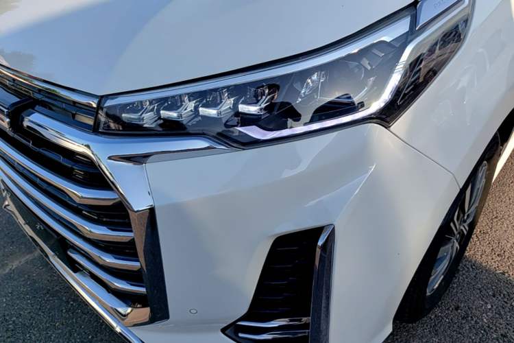 Used SAIC MAXUS G20 2021 Facelifted PLUS 2.0T Gasoline Automatic Luxury Edition Left Front Headlight