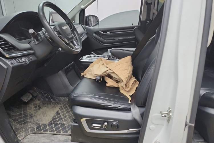 Used SAIC MAXUS G20 2021 Facelifted PLUS 2.0T Gasoline Automatic Luxury Edition Left Front Seat